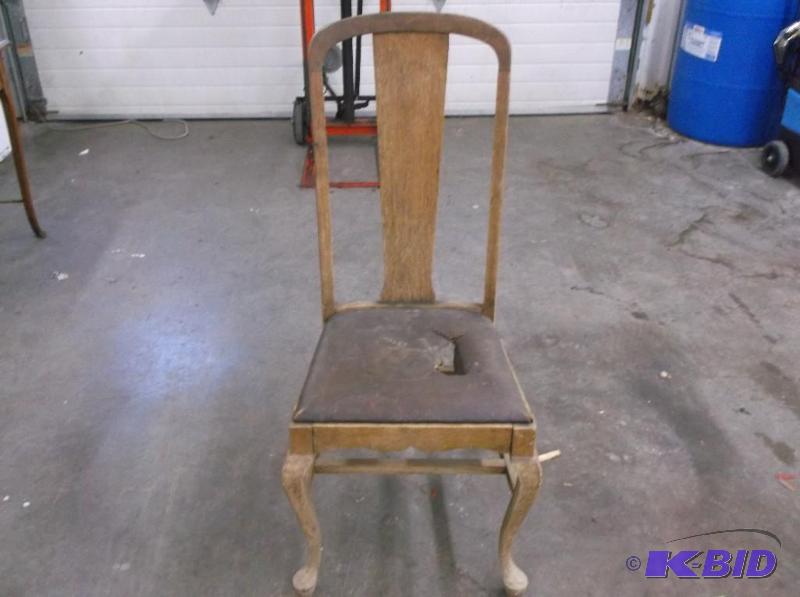 lot 77 image: Vintage chair...