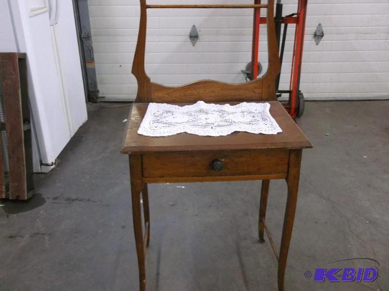 lot 90 image: Vintage wash stand...