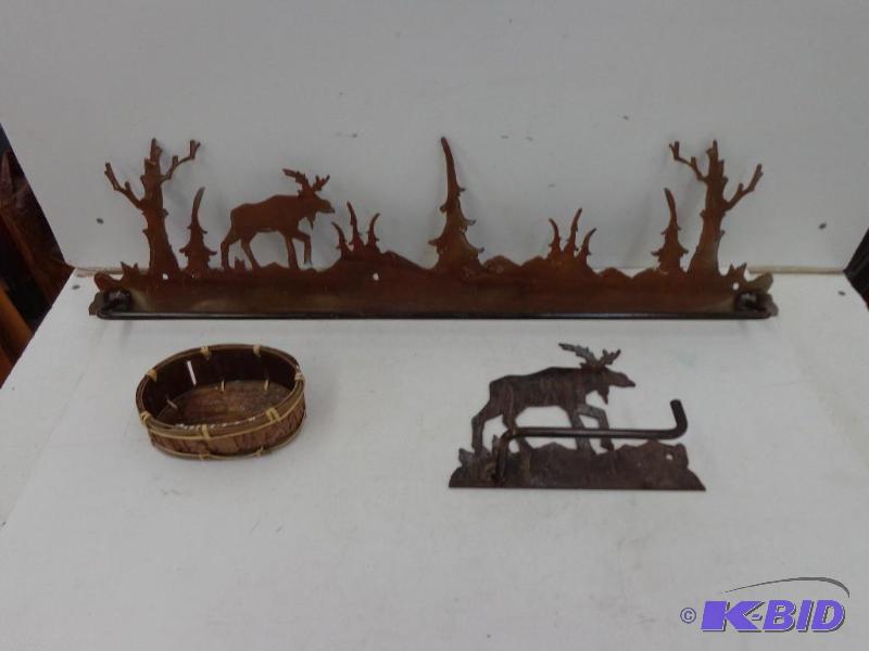 lot 10 image: Towel Rack, Toilet Paper Rack, and Soup Dish ...