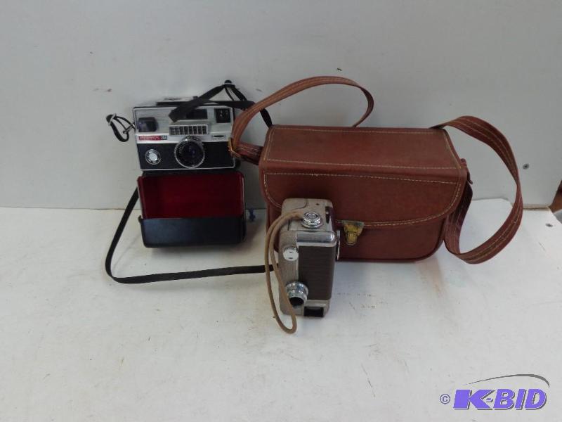 lot 105 image: Kodak Instamatic&nbspCamera 704 wCase Rever...