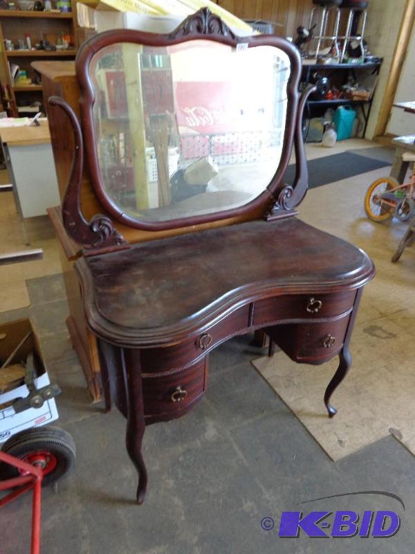 lot 121 image: 4 Drawer Vanity wMirror 28" x 32"&...