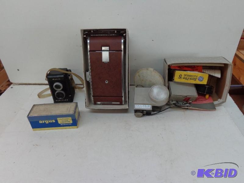 lot 127 image: Vintage Cameras and Accessories Ansco&nbspRe...