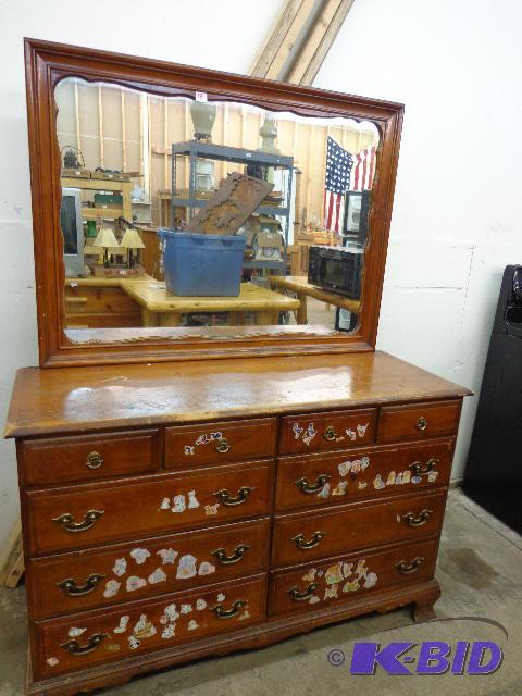 lot 13 image: 10 Drawer Dresser wFree Standing Mirror 6 - ...