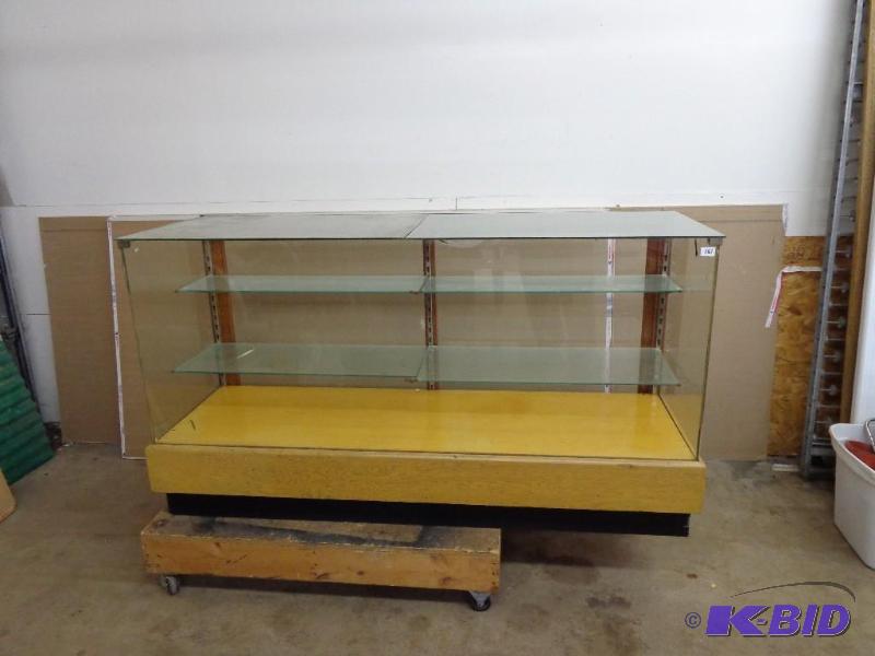 lot 26 image: Glass Display Unit 2 Glass Shelves 71 14&quo...