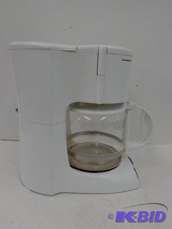 lot 38 image: Proctor Silex Coffee Pot wClock Program ...