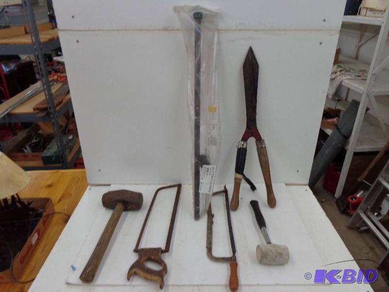 lot 52 image: Box of Assorted Tools Gutter Hydro Blast, Hac...