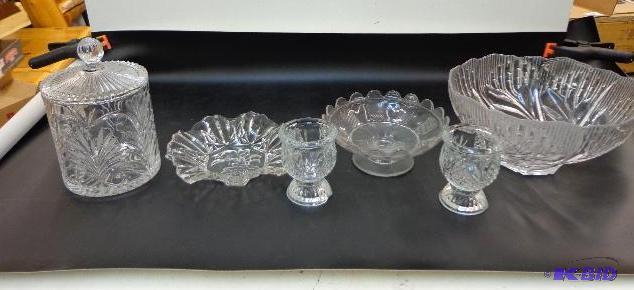 lot 61 image: Various Glass and Crystal Items Crystal Bowl ...