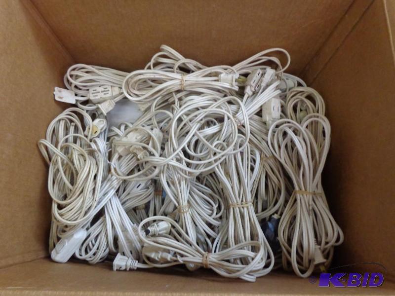 lot 78 image: Box of Miscellaneous&nbspExtension Cords 3) ...