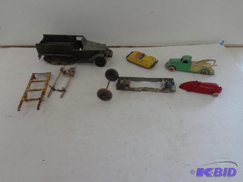 lot 82 image: Old Vintage Metal Toys Tootsie Toy Tow Truck ...
