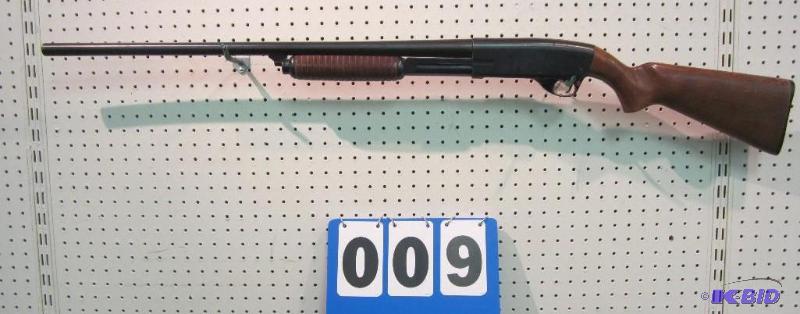 lot 00009 image: Springfield Savage Arms 12 Gauge Shotgun Model 67E