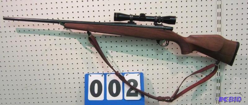 lot 2 image: Weatherby Vanguard VGS Bolt Action Rifle with Leupold Scope 270 Winchester
