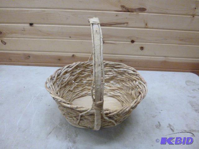 lot 116 image: Vine Weaved Basket...