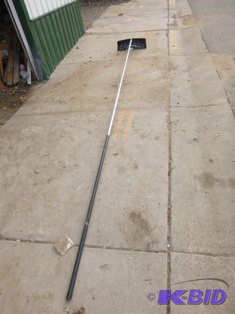 lot 150 image: Snow Roof Shovel...