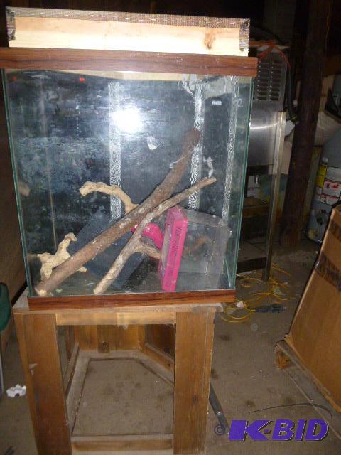lot 159 image: Reptile Cage with Stand 22" X 22"...