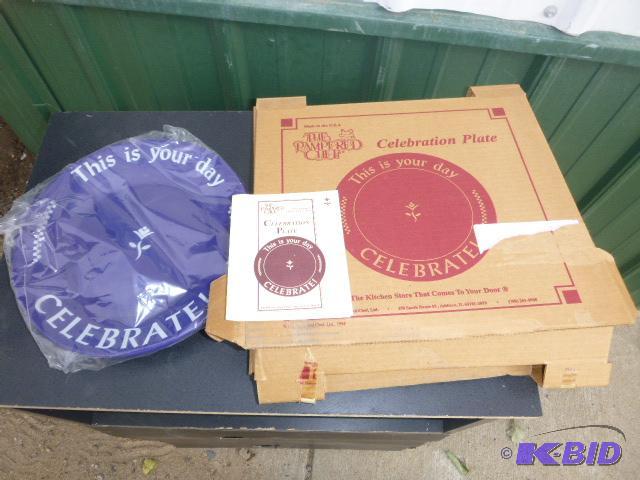 lot 162 image: Pampered Chef Celebration Plate...