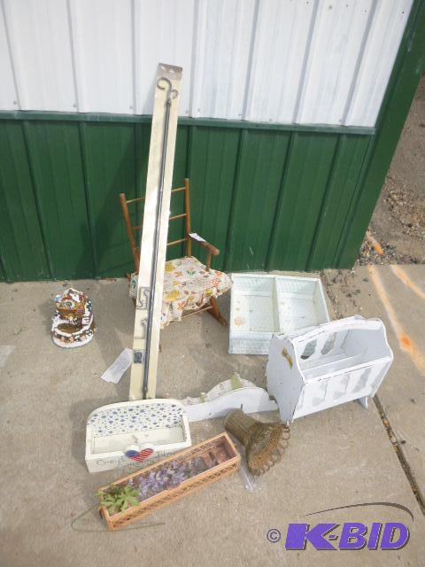 lot 175 image: Miscellaneous Home Decor...