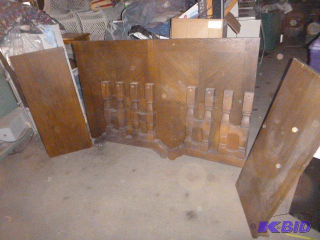 lot 202 image: Vintage Dining Room Table With 2 leaves, soli...