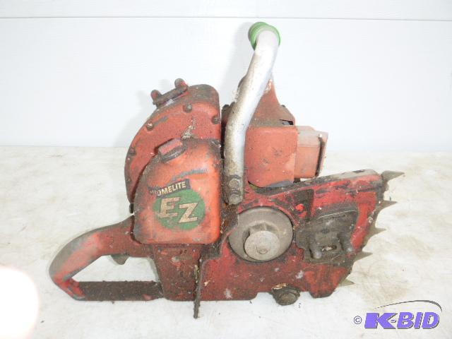 lot 211 image: Homelite EX Chainsaw Motor is free....