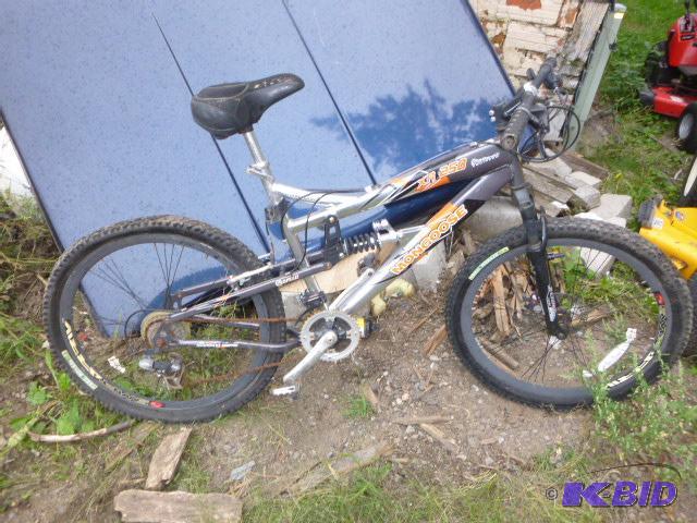 lot 220 image: Mongoose XR250&nbspBicycle Disc break equipp...