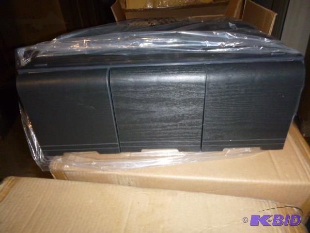 lot 49 image: 32 NEW CD Holders...