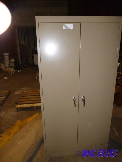 lot 52 image: Metal Storage Cabinet 72" X 36" X 1...
