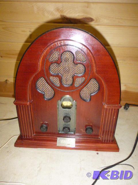 lot 59 image: MCA Vintage Looking AMFMCassette Player Tes...