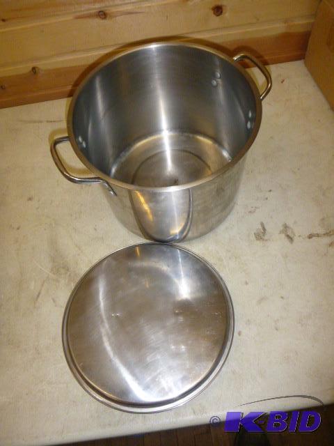 lot 66 image: Cooking Pot with Lid...