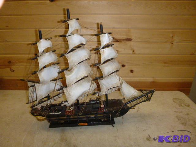 lot 74 image: 25" Ship Model Decor...