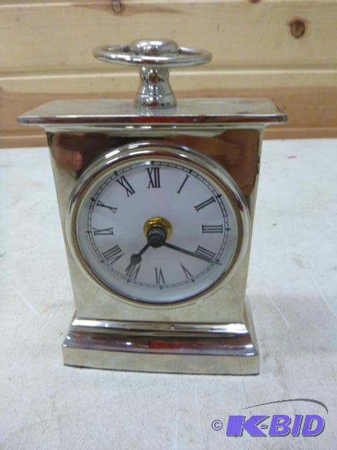 lot 90 image: Small Heavy Clock 6" high....