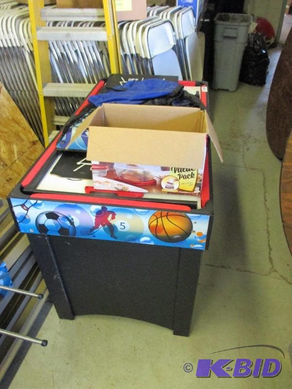 Gaming table with all the attachments...