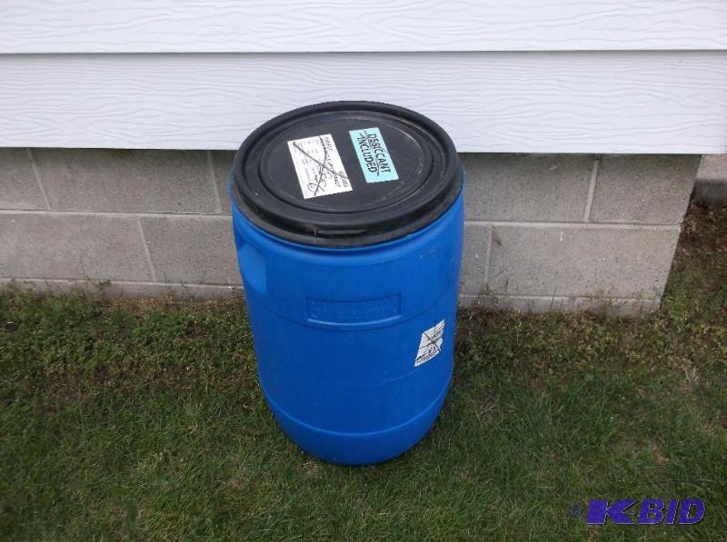 lot 17 image: Food grade 20 gallon barrel....