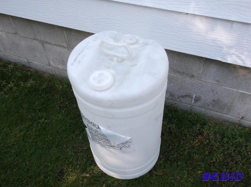 lot 36 image: Food grade 16 gal. container....
