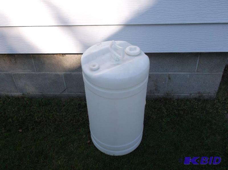 lot 37 image: Food grade 16 gal. container....