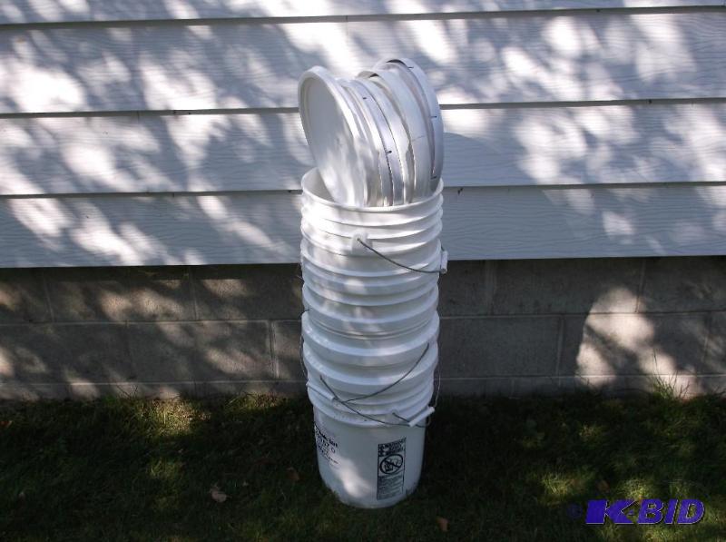 lot 49 image: Lot with 6-5 gallon pails with lids....