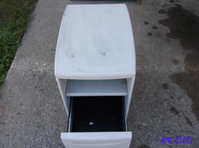 lot 6 image: Rubbermaid filing appears in good usable cond...