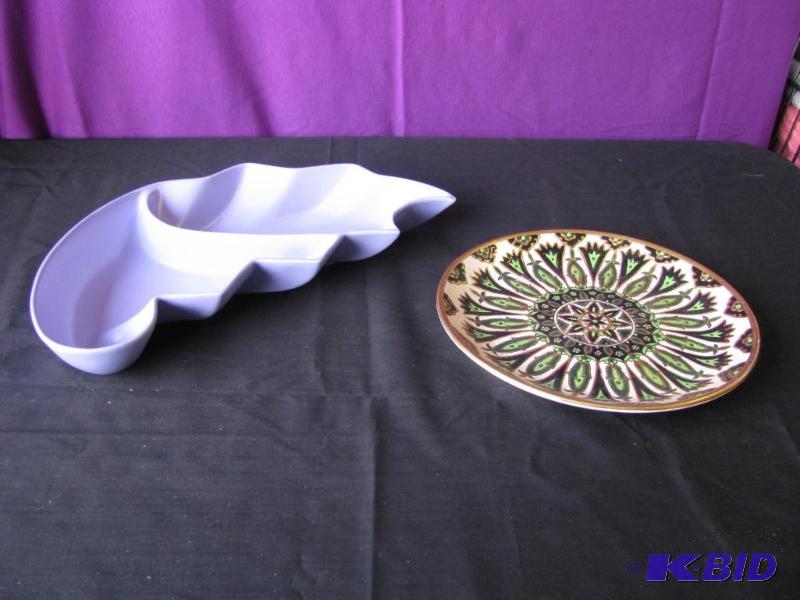 lot 51 image: Kepameikos greek decorative plate and lavende...