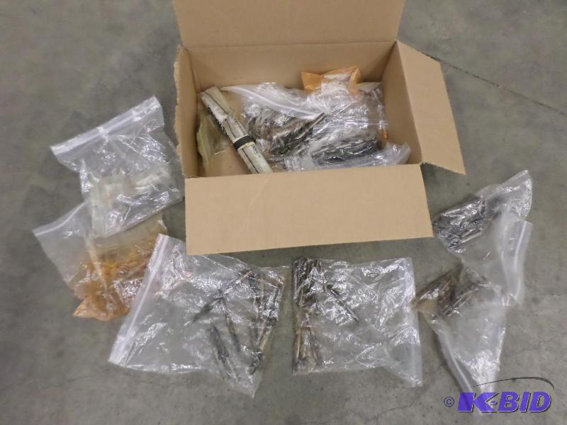lot 104 image: Large Lot Of Misc Milling & Drill Bits...