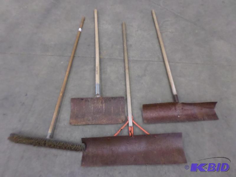 lot 105 image: Lot Of Misc Hand Tools...