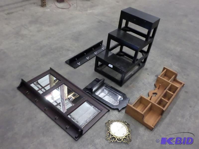 lot 21 image: Lot Of Misc Wooden Wall Hangers & Etc...