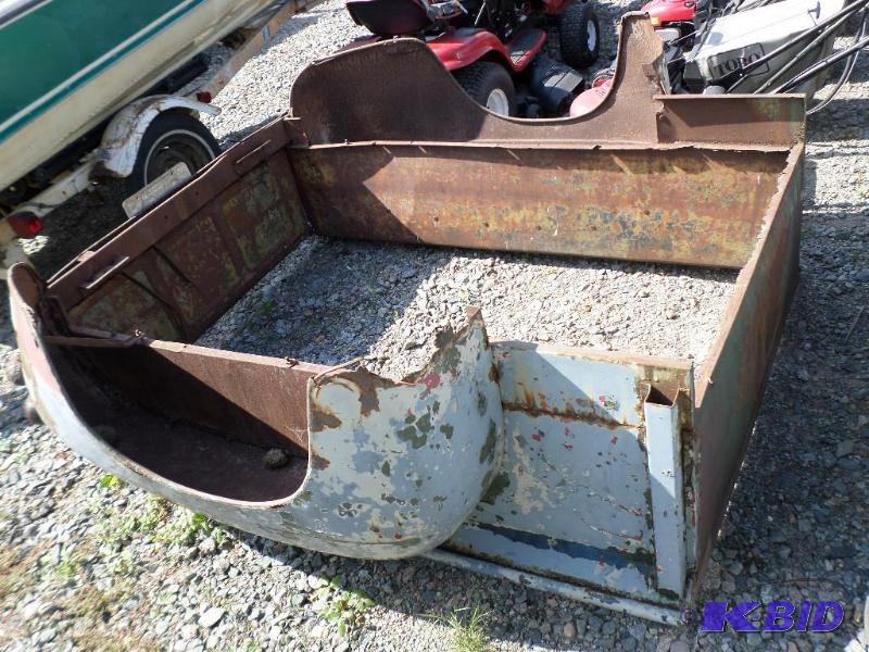 lot 4 image: 1952 Ford Pick-Up Truck Box, Complete With Ta...
