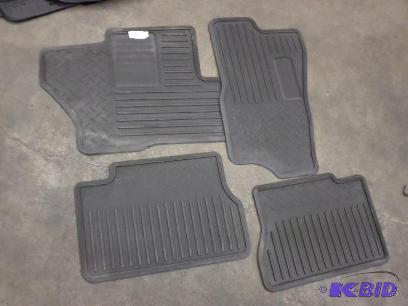 lot 75 image: WeatherTech 07-13 Chevy Crew Cab Floor Mat Se...