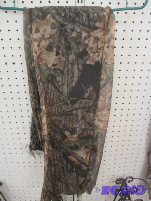 lot 17 image: New with Tags Shannons Bug Tamer Pants Cabelas Large Mens Hunting Fishing