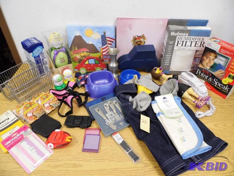 lot 20 image: Misc Pet Items