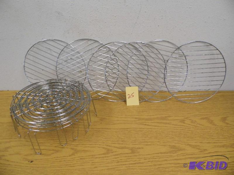 lot 25 image: Cooling Racks