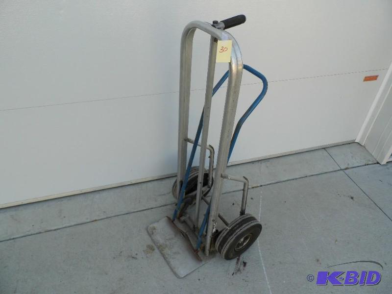 lot 30 image: 2 Wheel Cart or Dolly