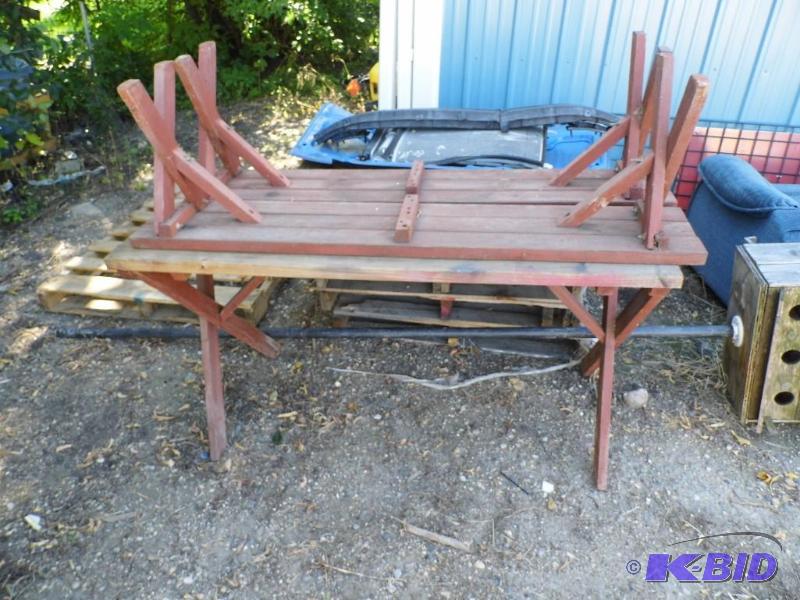 lot 32 image: Picnic Table w 2 Benches