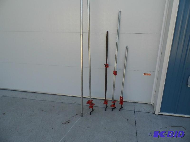 lot 35 image: Bars with Clamps