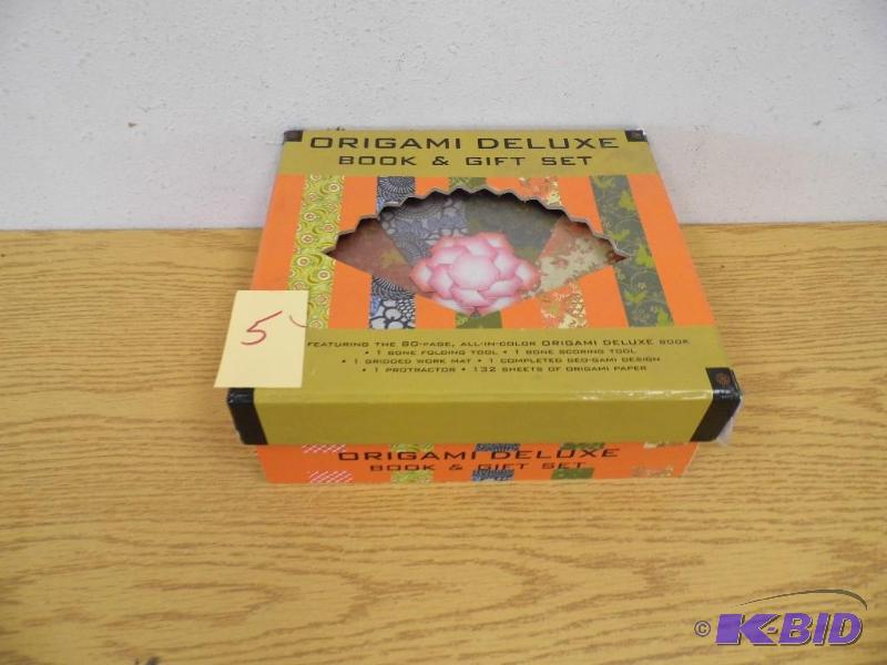 lot 5 image: Origami Deluxe Book