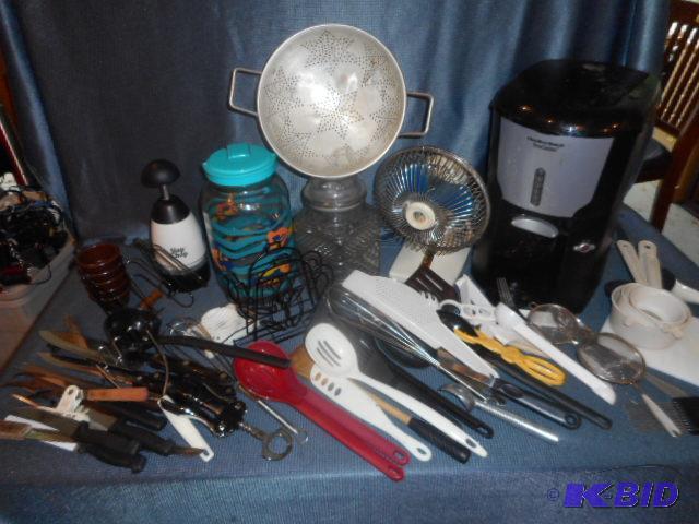 lot 102 image: Kitchen Utensils, Coffee Maker