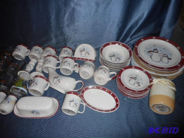 lot 106 image: Royal Season Stoneware
